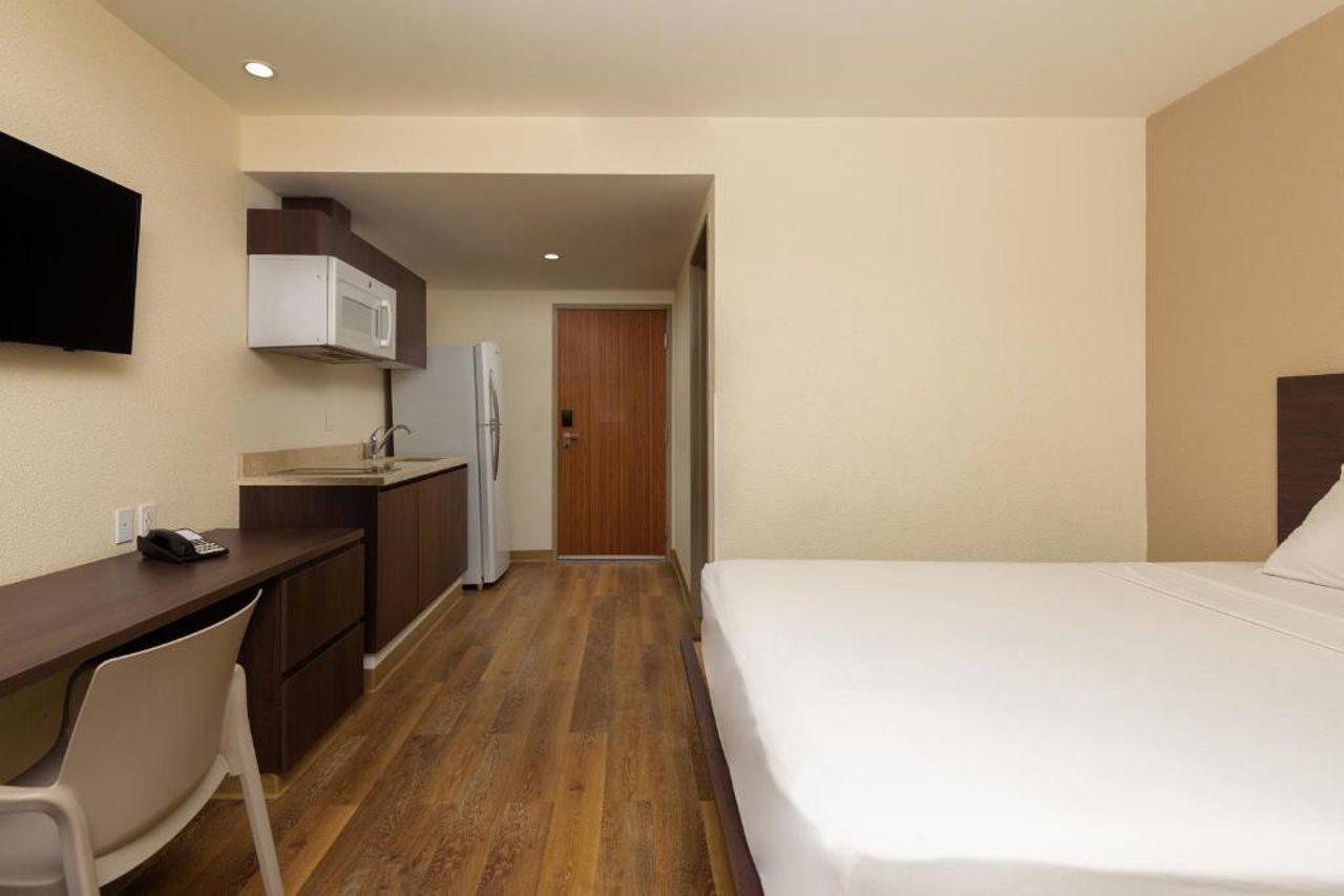 Extended Suites Queretaro Juriquilla Jurica Eksteriør billede