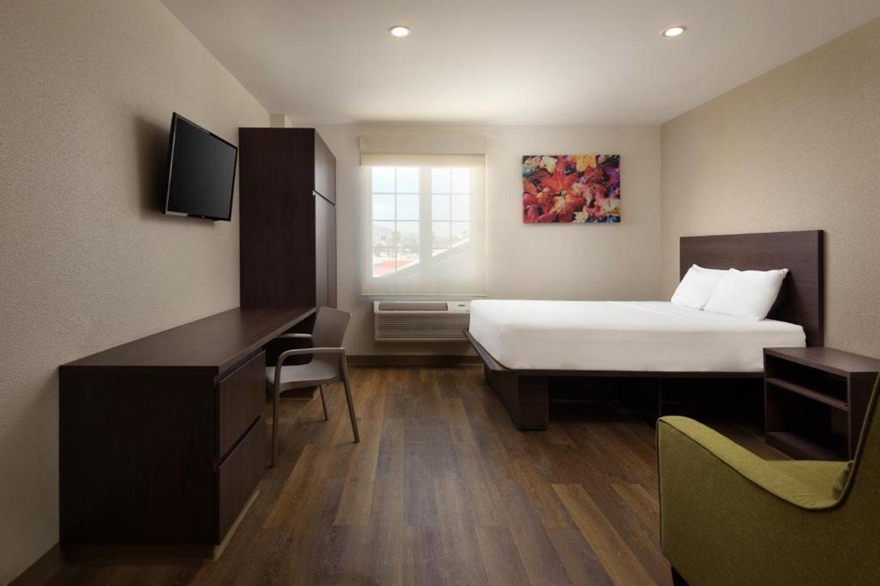 Extended Suites Queretaro Juriquilla Jurica Eksteriør billede